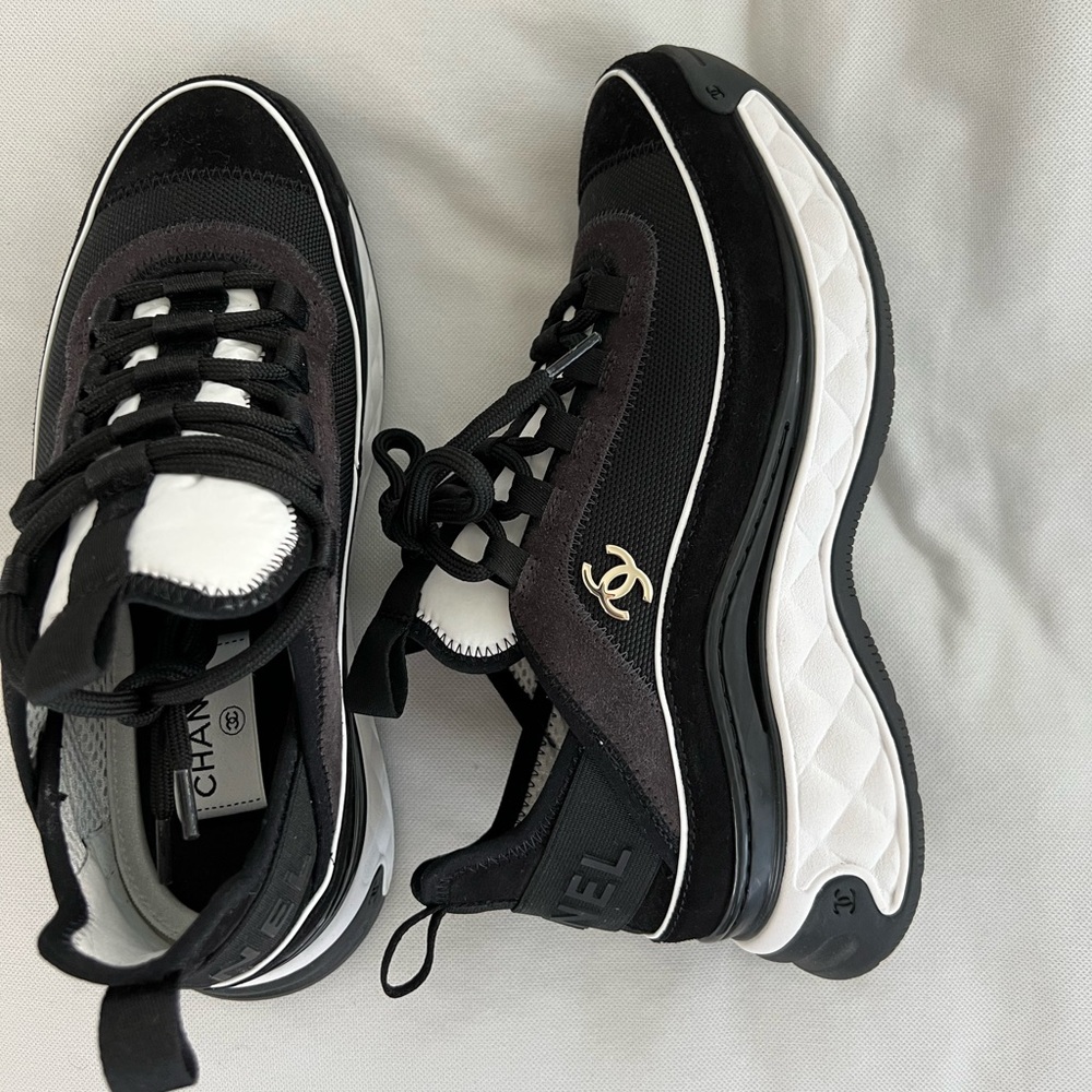 Chanel Sneakers 37
